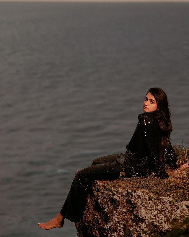 Maanaasa Steals The Hearts With Exquisite Photoshoot