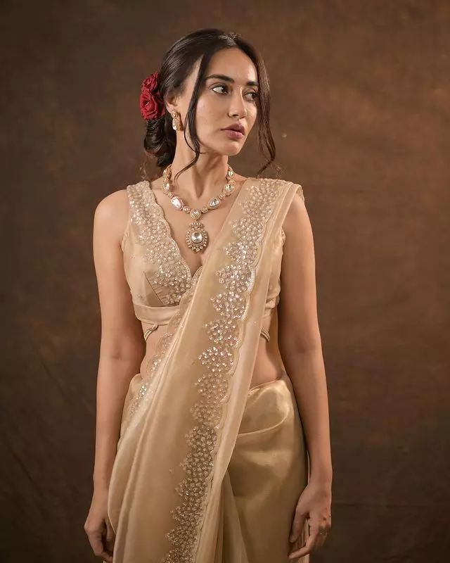 Surbhi Jyoti Shines With Her Natural Beauty Surbhi Jyoti Shines With Her Natural Beauty