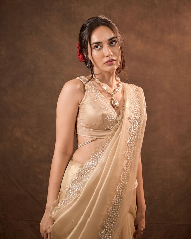 Surbhi Jyoti Shines With Her Natural Beauty