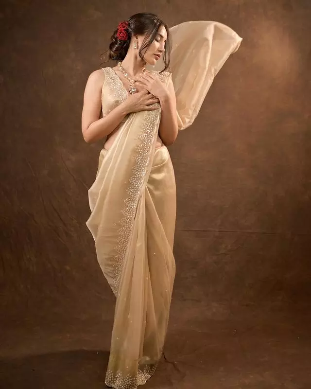 Surbhi Jyoti Shines With Her Natural Beauty