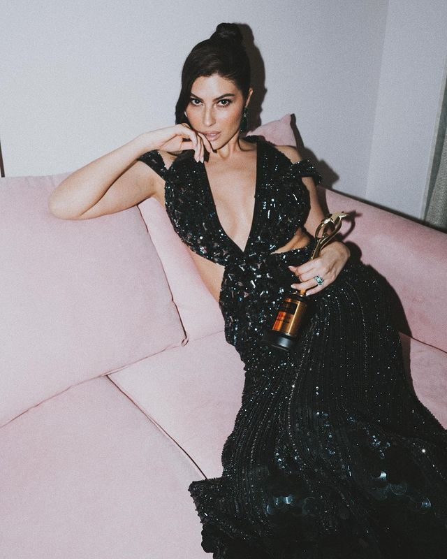 Elnaaz Shines In Sizzling Black Look