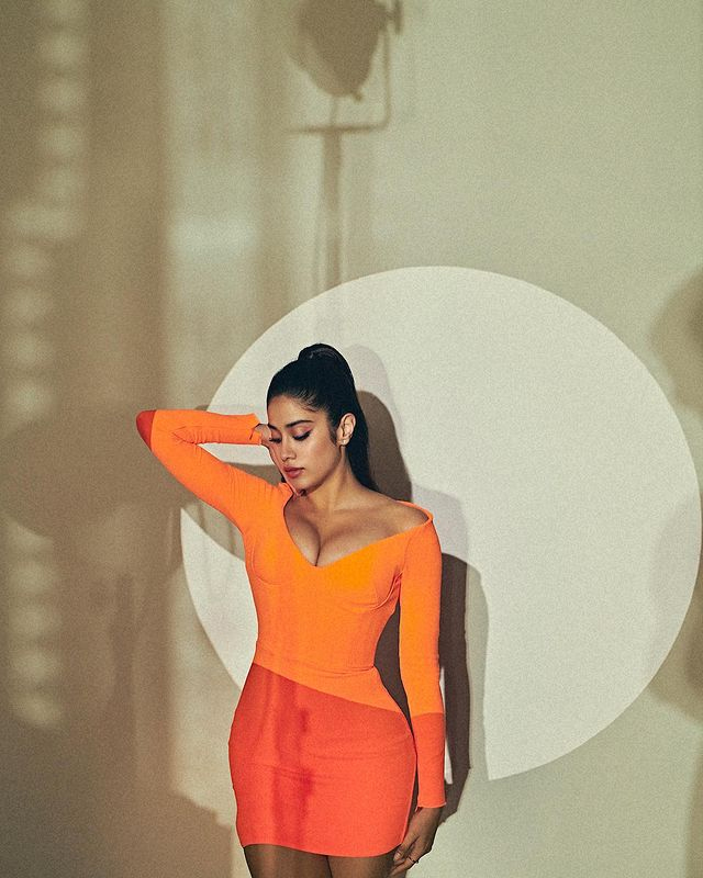 Janhvi Kapoors Glamorous Moments