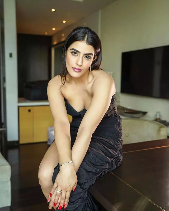 Kavyas Flawless Style on Display