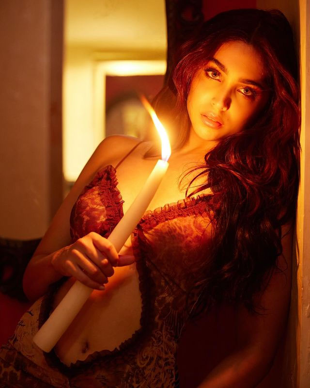 Sharvari Spellbinding Sensuous Charm Sharvari Spellbinding Sensuous Charm