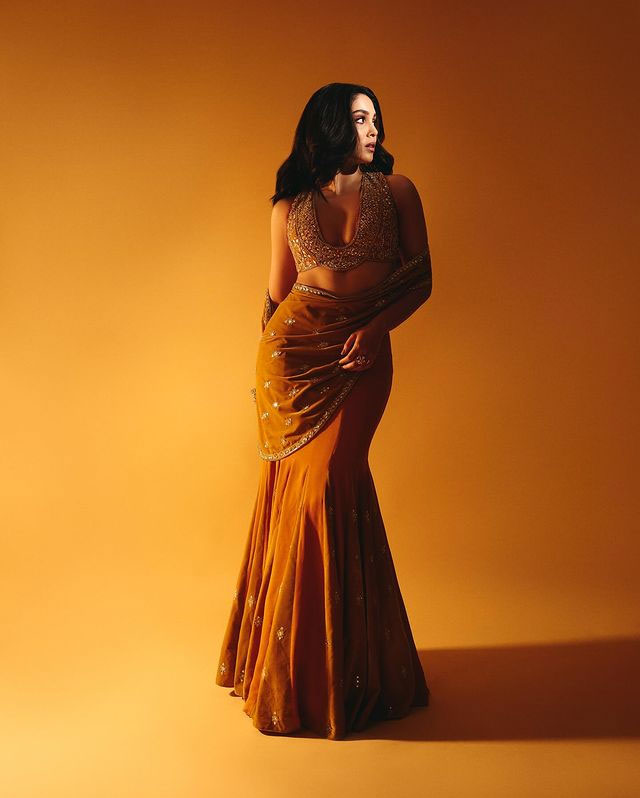 Sharvari Spellbinding Sensuous Charm Sharvari Spellbinding Sensuous Charm