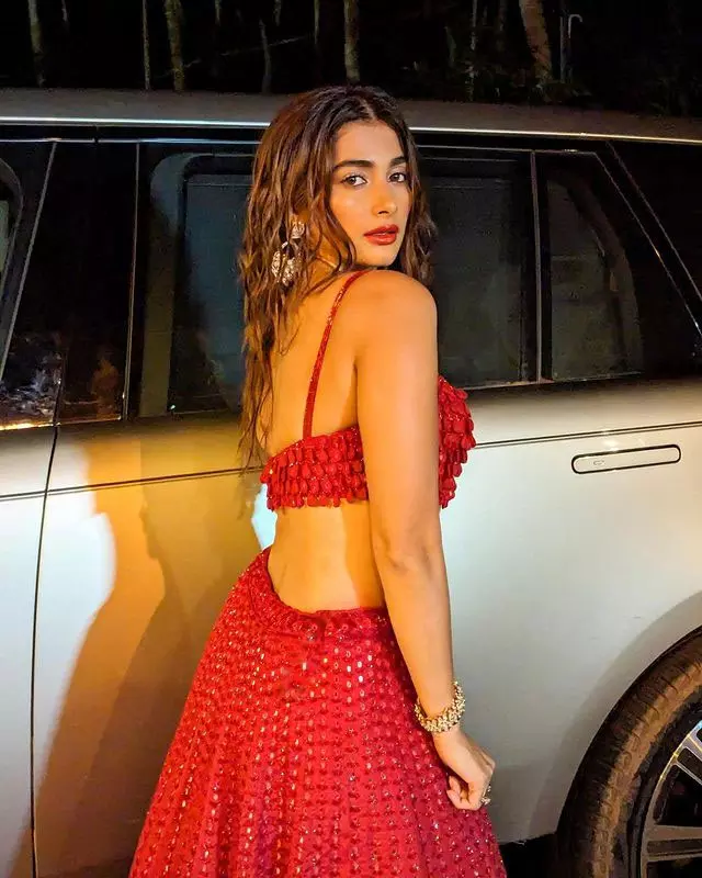 Pooja Hegde Red Pataka Chic Pooja Hegde Red Pataka Chic