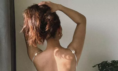 బ్యాక్ అందాలతో హీటేక్కిస్తున్న రుహనీ పాప