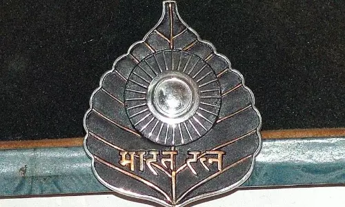 భారతరత్న అందుకున్న 50 మంది వీరే!