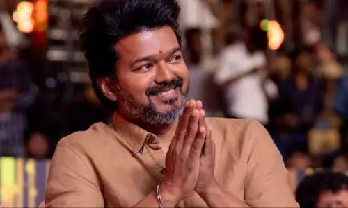 విజ‌య్ రాజ‌కీయం ప‌వ‌న్ లాగా? ప్ర‌త్యేకంగానా?