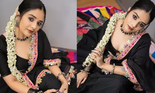 టాప్ వ్యూ లో శ్రీముఖి గ్లామర్ కిక్.. స్టన్నింగ్!