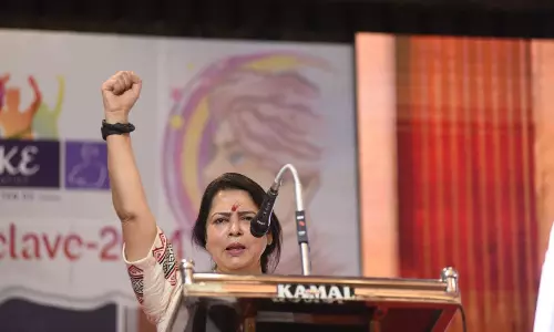 జై కొట్ట‌క‌పోతే.. స‌భ నుంచి వెళ్లిపోండి..:  ఫైర్ బ్రాండ్ కేంద్ర మంత్రి ఫైర్‌