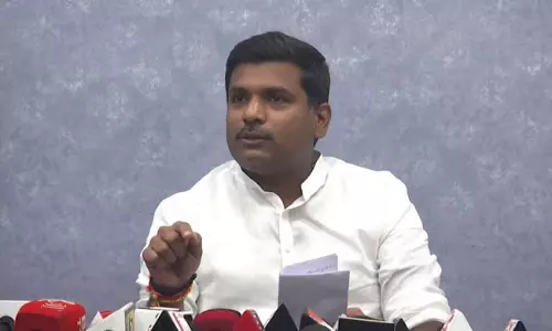 వైసీపీ మంత్రికి టికెట్ లేదా. ...  త్యాగరాజు అయిపోతున్నారా  ..?