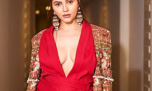 Rubina Dilaiks Mesmerizing Ruby Red Photoshoot”