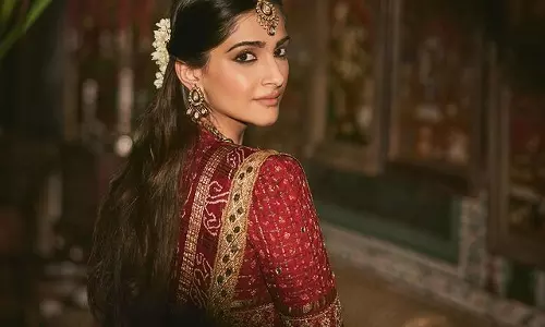 Sonam Kapoor Catches The Eye With Stunning Appearance