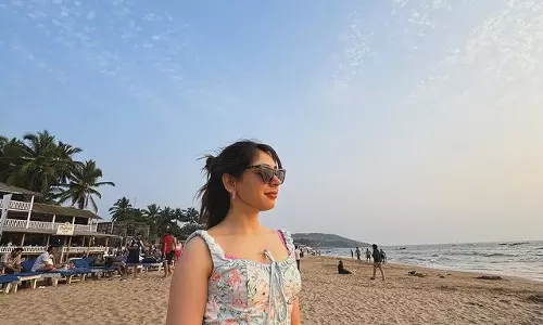Niti Taylors Graceful Beach Vibes