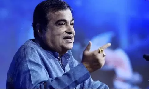 నితిన్ గడ్కరీ సంచలన వ్యాఖ్యలు...ఎవరిని ఉద్దేశించి....!?