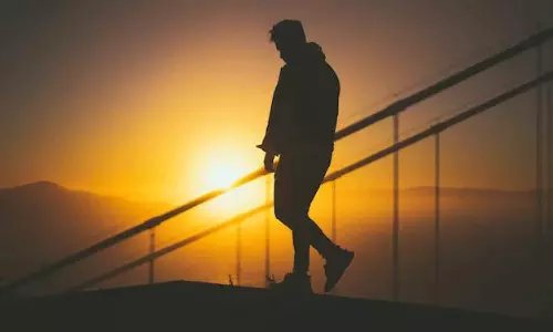 యువతితో ఇంటికి పిలిపించి.. మర్మాంగాలు కోసి దారుణ హత్య!