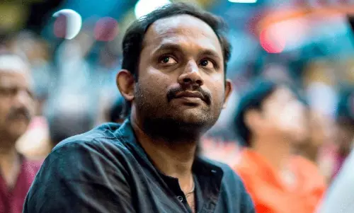 డైరెక్టర్ ఇంట్లో అవార్డులను ఎత్తుకెళ్లిన దొంగలు..!