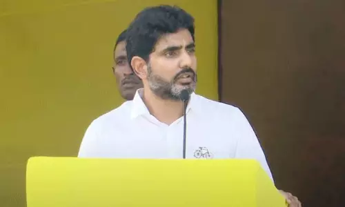 జనసేన జెండాలు తక్కువగా ఉన్నాయ్ లోకేశ్?