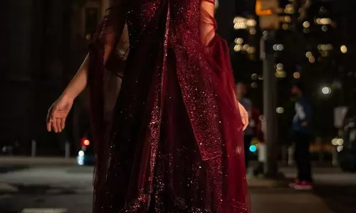 Sreeleelas Radiant Street Pose