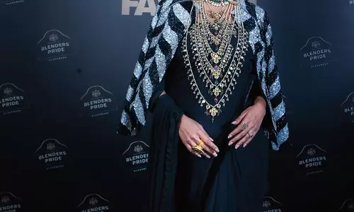 Mrunal Thakurs Dazzling Ramp Walk