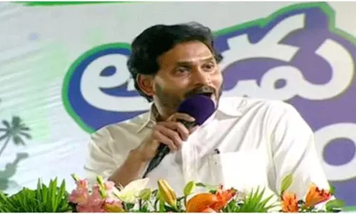 నో పాలిటిక్స్...జగన్ రూటే సెపరేట్...!