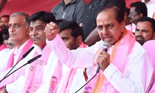 అదేంది? సభకు వచ్చి నమస్కారం కూడా పెట్టలేదేంటి పెద్ద సారూ?