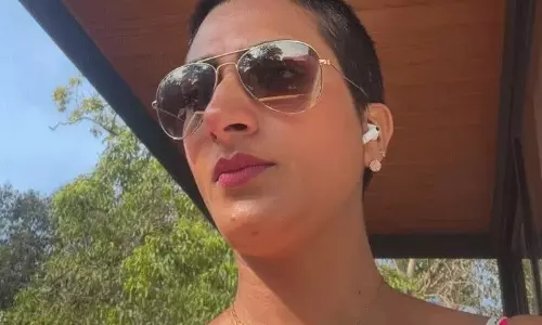 లైవ్ లో సురేఖవాణి గ్లామర్ ఎటాక్.. ఆ రూమర్స్ కు చెక్