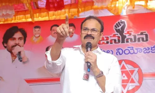 నేను పోటీలోనే ఉన్నా.. ఎక్క‌డ నుంచి అనేది చెబితే.. గంద‌ర‌గోళం:  నాగ‌బాబు