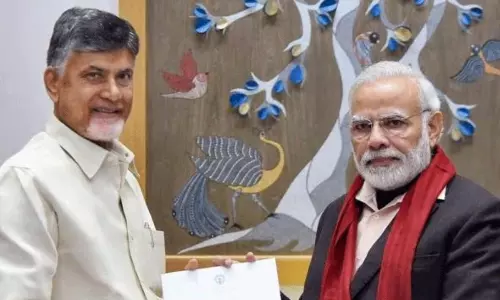 మోడీ స్కూల్ లో ఇద్దరు చంద్రులూ కలుసుకుంటారా...!?