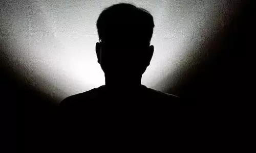 టాలీవుడ్ అగ్ర హీరోకి 100 కోట్ల ఆఫ‌ర్