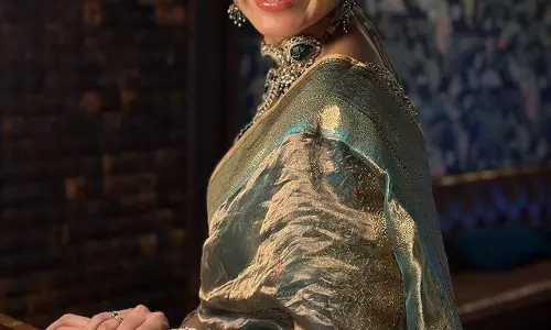 Shanvi Srivastavas Mesmerizing Photoshoots in Green Pattu Saree