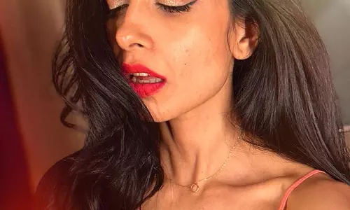 Sarah Jane Dias Slays with Witty Woke Up Like This Selfie!