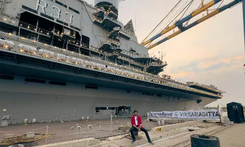 INS విక్రమాదిత్యపై న‌టుడు ప్రియ‌ద‌ర్శి క‌విత‌