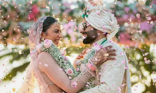 రకుల్కి ఇప్పట్లో హనీమూన్ ఆలోచనే లేదు రకుల్కి ఇప్పట్లో హనీమూన్ ఆలోచనే లేదు