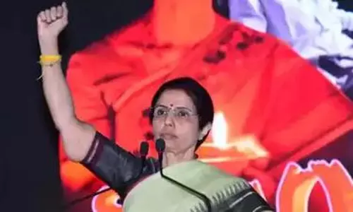 మనం సిద్ధం అంటుంటే చంద్రబాబు సతీమణి సిద్ధంగా లేమంటున్నారు