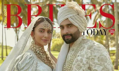 క‌వ‌ర్  పేజీపై కొత్త దంప‌తుల మెరుపులు!