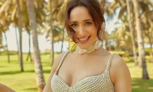 పిక్ టాక్ : ముత్యాల డ్రెస్ లో అందాల ప్రగ్యా