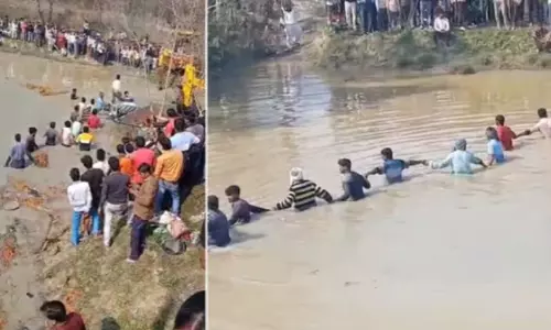 పౌర్ణమి పూజల వేళ మహా విషాదం... భక్తులతో వెళ్తున్న ట్రక్టర్ బోల్తా!