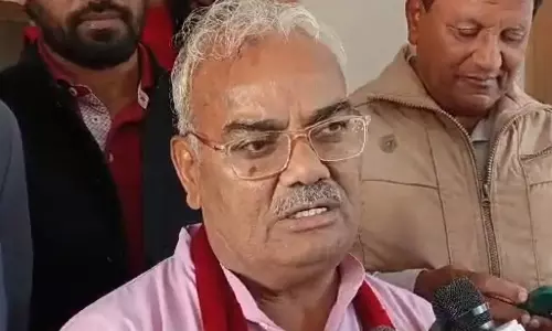 అక్బర్‌ గొప్ప పాలకుడు కాదు.. ఒక రేపిస్ట్‌!