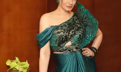 Raveena Raises The Heat In Green