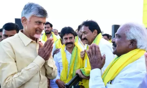టీడీపీకి మాజీ మంత్రి గుడ్ బై... కంచుకోటలో జనసేనకు బ్యాడ్ న్యూస్!!
