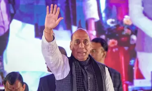 పొత్తులు ఉంటాయంటూ రాజ్ నాధ్ సంకేతాలు...!