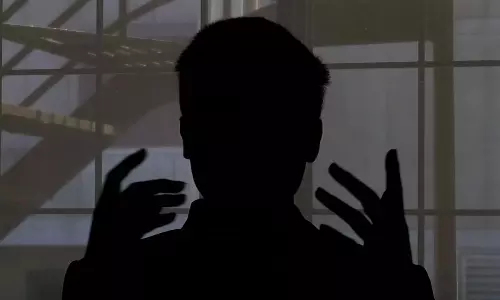 టాలీవుడ్‌లో కార్పొరెట్ దివాళాపై యువ‌హీరో హాట్ కామెంట్