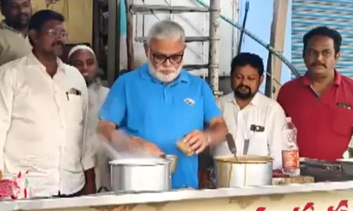 దోశ‌లేసి.. టీ కాచి.. మంత్రి అంబ‌టి ఎన్నిక‌ల స్టంట్‌