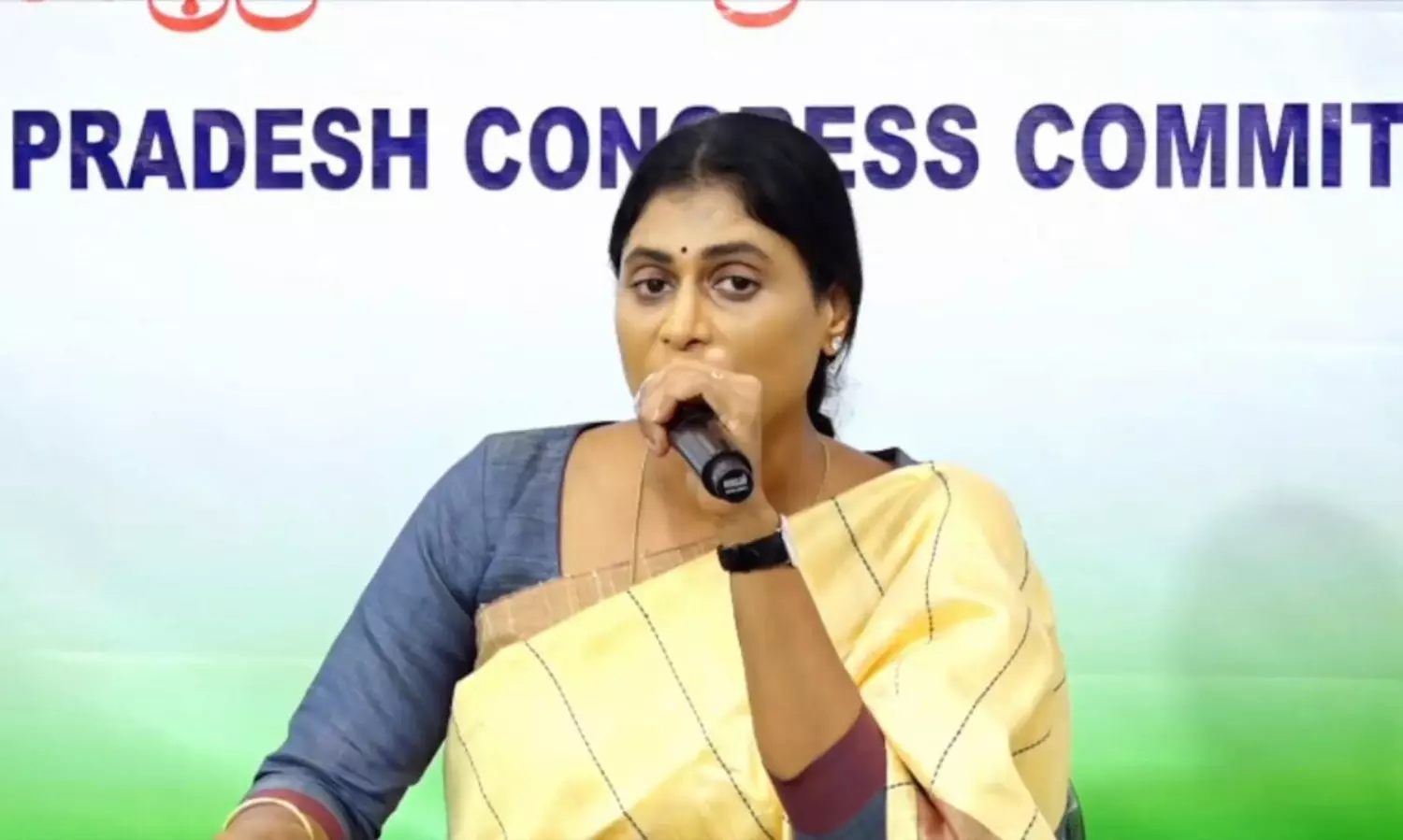 సీఎం జగన్.. అంటూ షర్మిల సంచలన వ్యాఖ్యలు