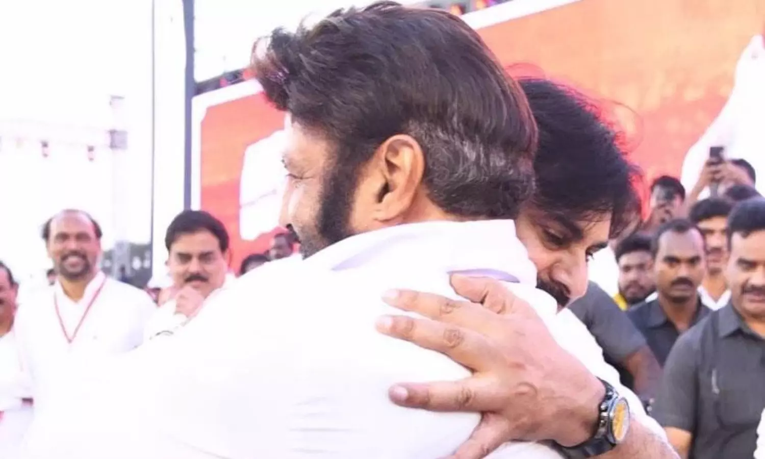 పిక్ టాక్ : పొలిటికల్ స్టేజ్ పై టాలీవుడ్ మల్టీస్టారర్ పిక్ టాక్ : పొలిటికల్ స్టేజ్ పై టాలీవుడ్ మల్టీస్టారర్