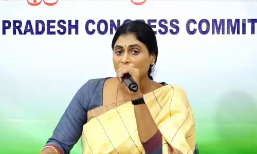 సీఎం జగన్.. అంటూ షర్మిల సంచలన వ్యాఖ్యలు