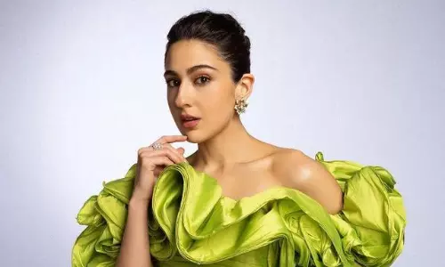 బుట్ట‌బొమ్మ లా బంతాడే అందంతో!