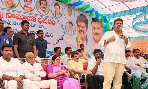 ముత్తంశెట్టికి ఏమైంది? చప్పట్లు కొట్టవేమంటూ వేదికపైనే వార్నింగ్